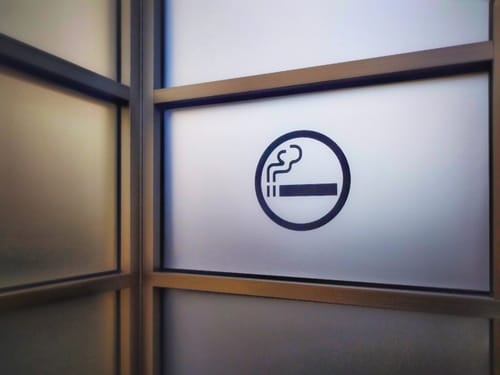 ポイ捨てを減らすために喫煙所を増やしてほしい
