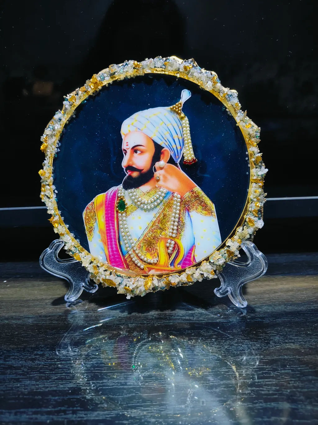 Resin Shivaji/Mantra show piece 