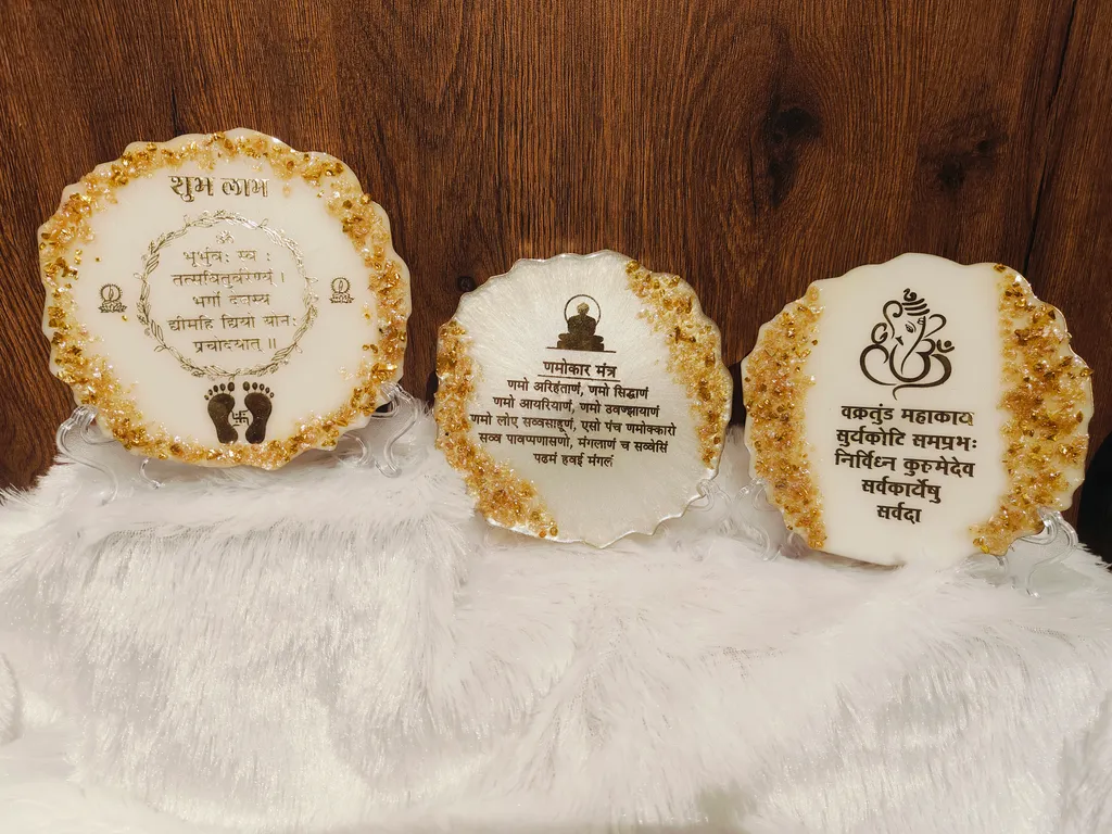 Resin Shivaji/Mantra show piece 