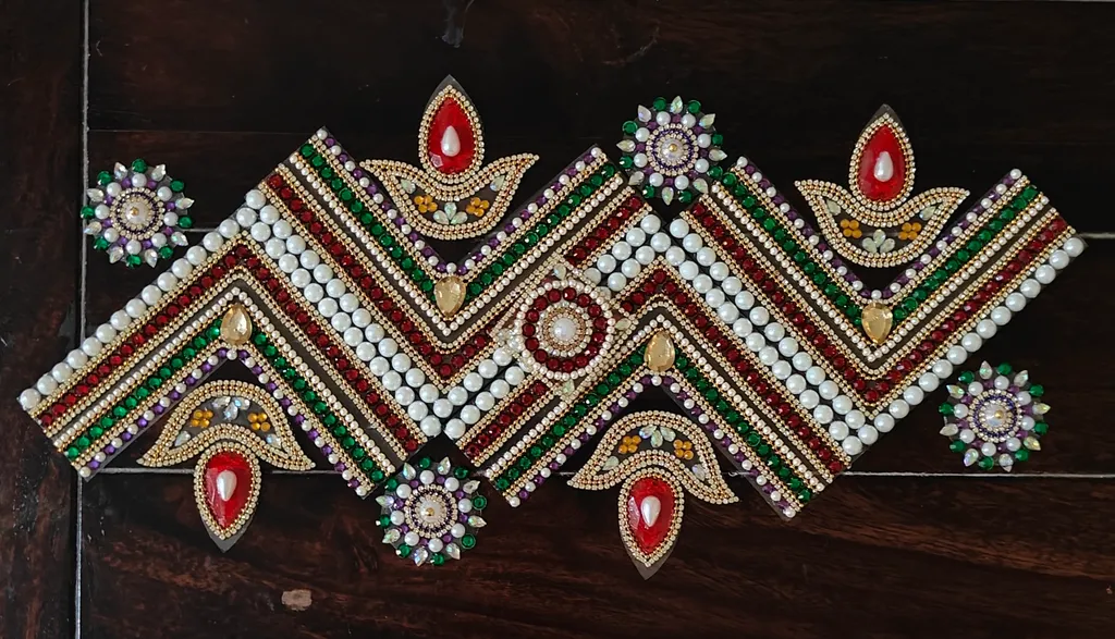 Swastik Handmade Kundan Rangoli 