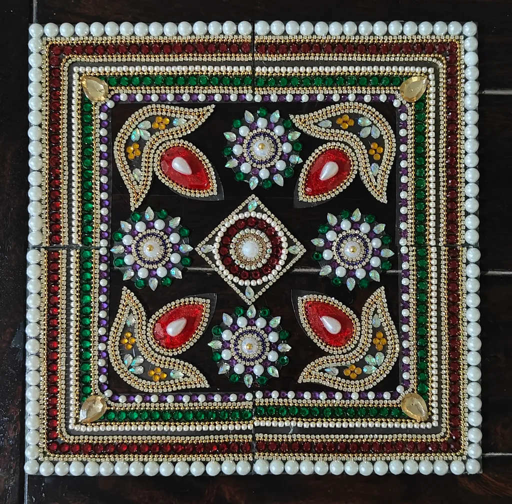Swastik Handmade Kundan Rangoli 