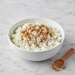 Low-fat Cottage Cheese With Chia Seeds And Cinnamon