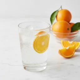Carbonated Water With Fresh Orange Slices