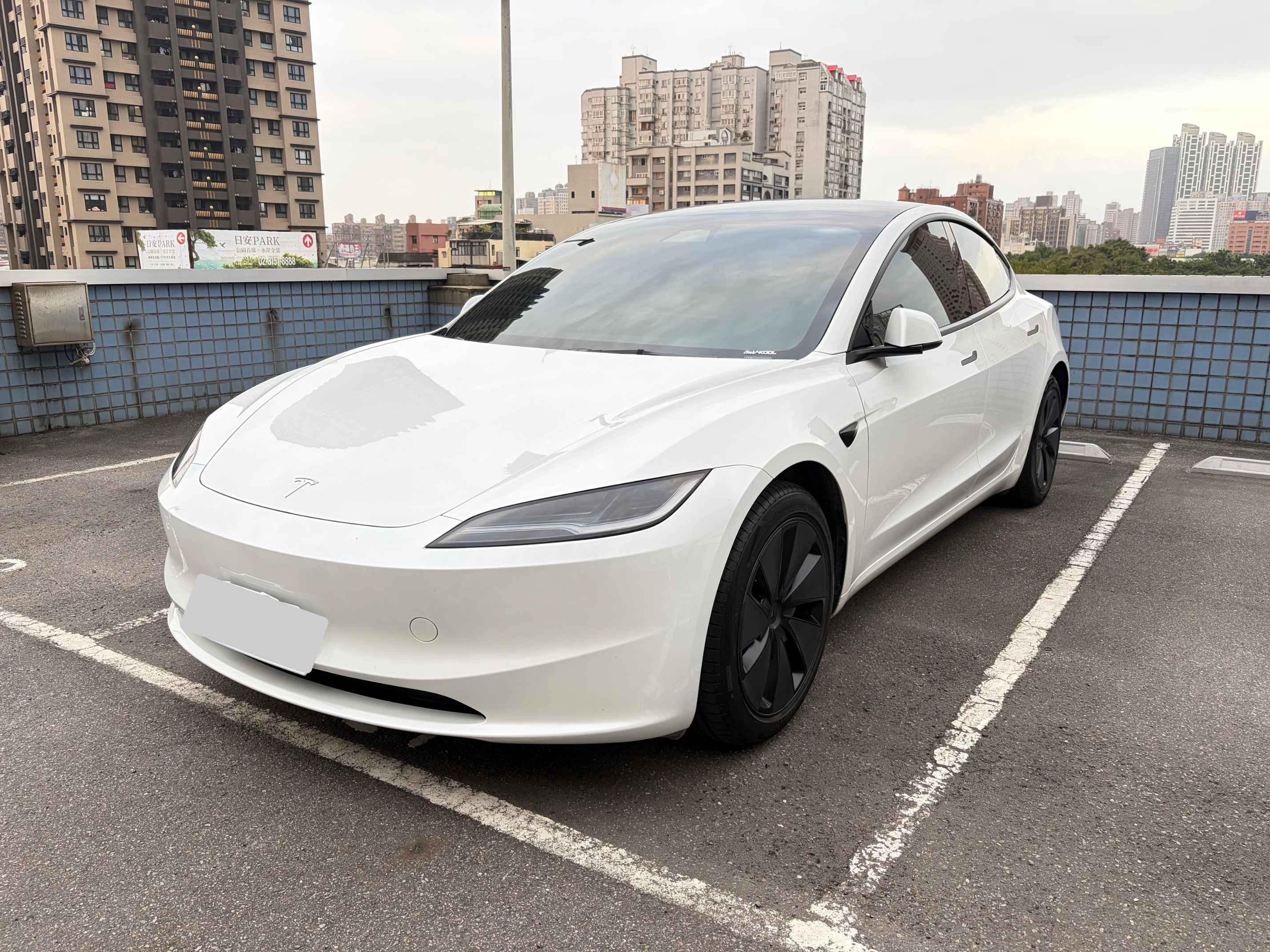 Tesla 特斯拉租車推薦 Model 3 煥新版 SR