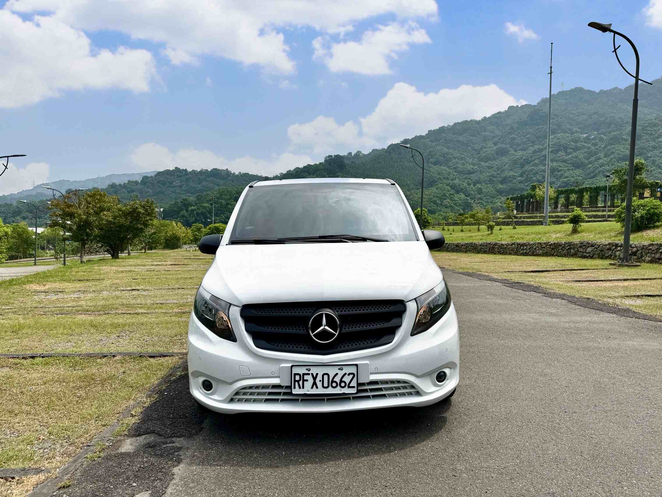 南港車站推薦 Mercedes-Benz VITO 2.2L