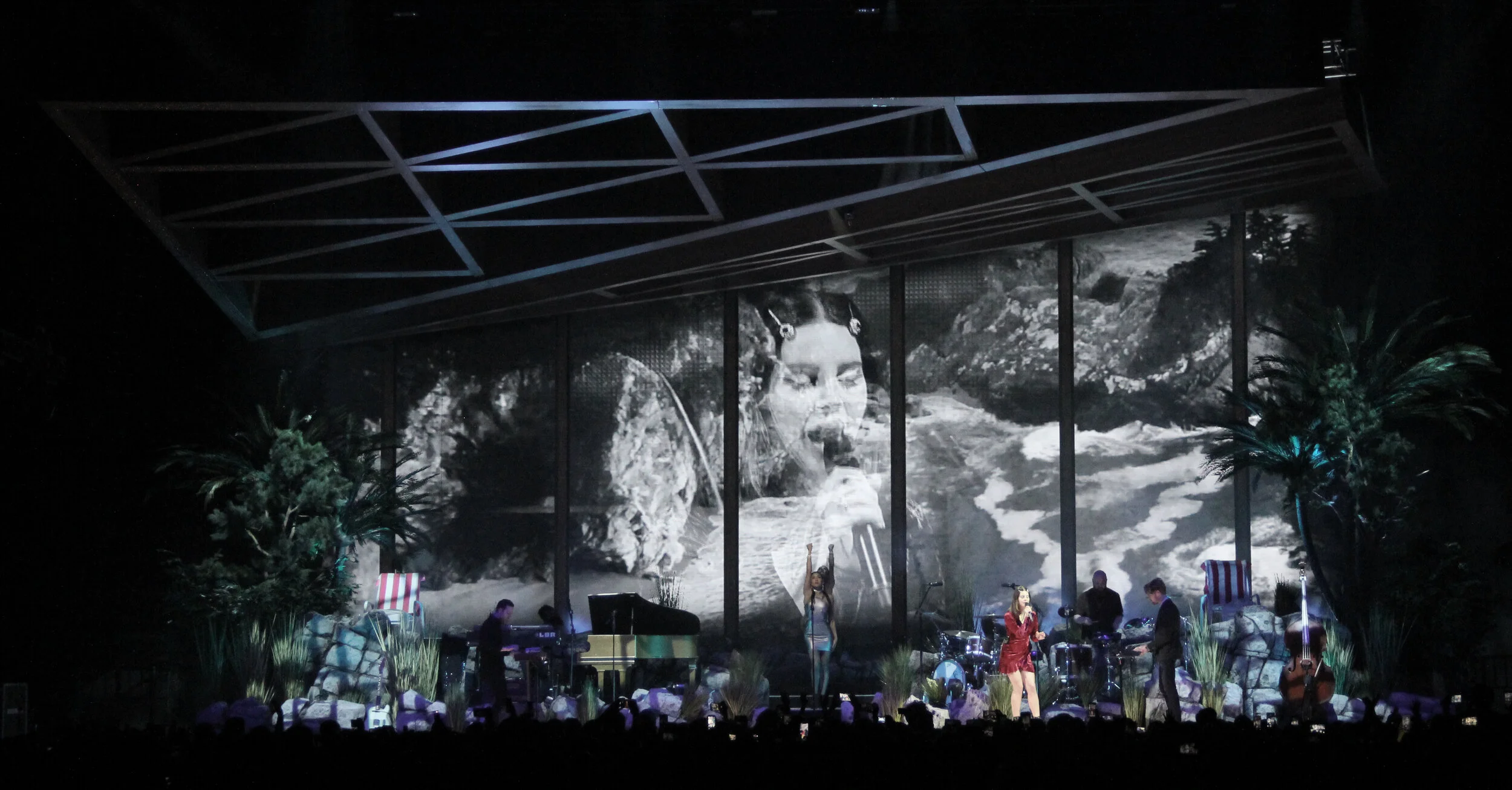 lana del rey | LA TO THE MOON, photo 2