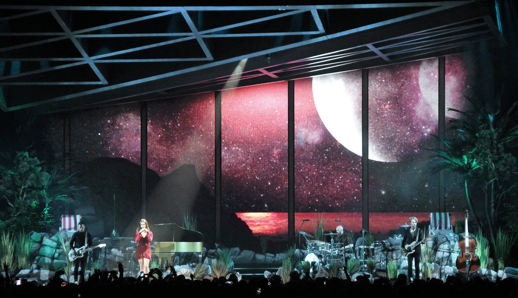 lana del rey | LA TO THE MOON, photo 1