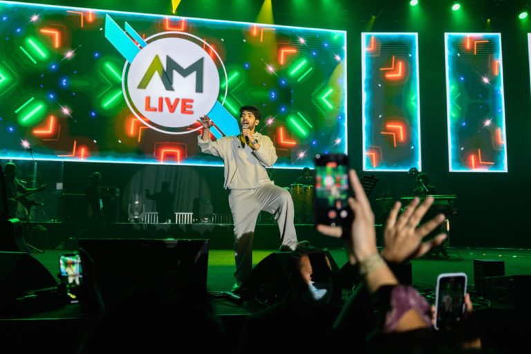 Superstar siblings Armaan and Amaal Malik wow crowds with songs