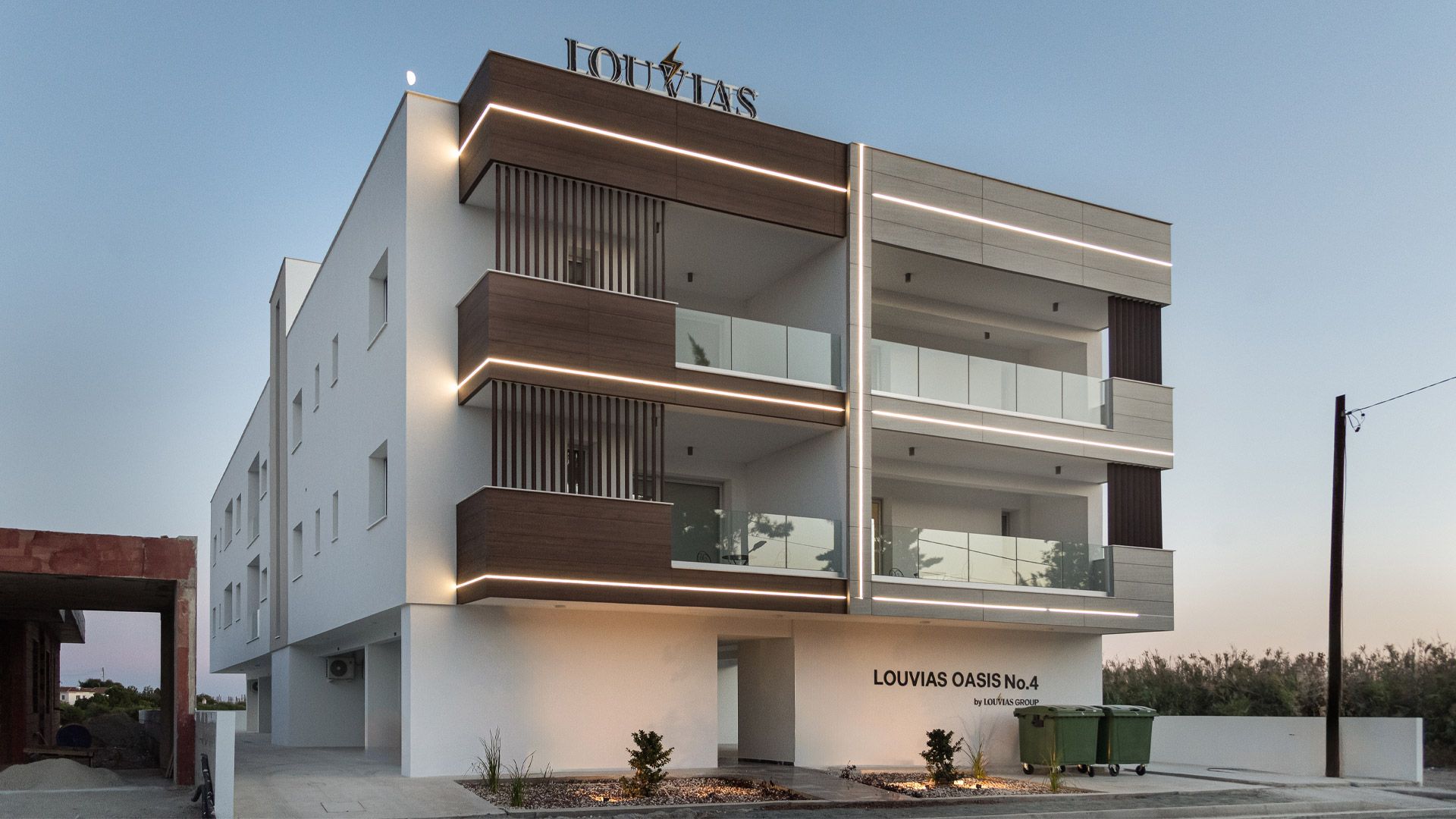 LOUVIAS OASIS No.4