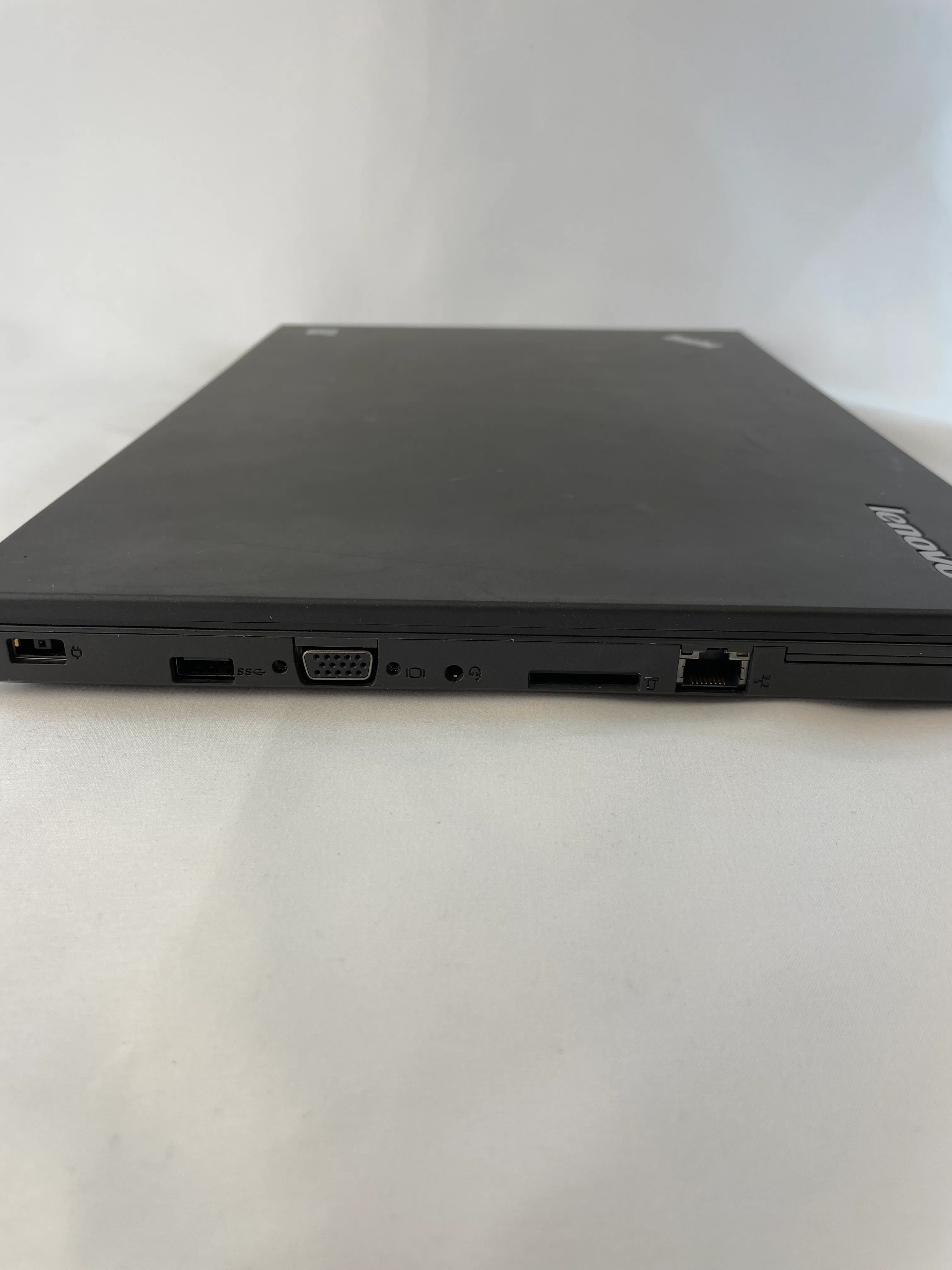 Lenovo ThinkPad T550 Laptop media