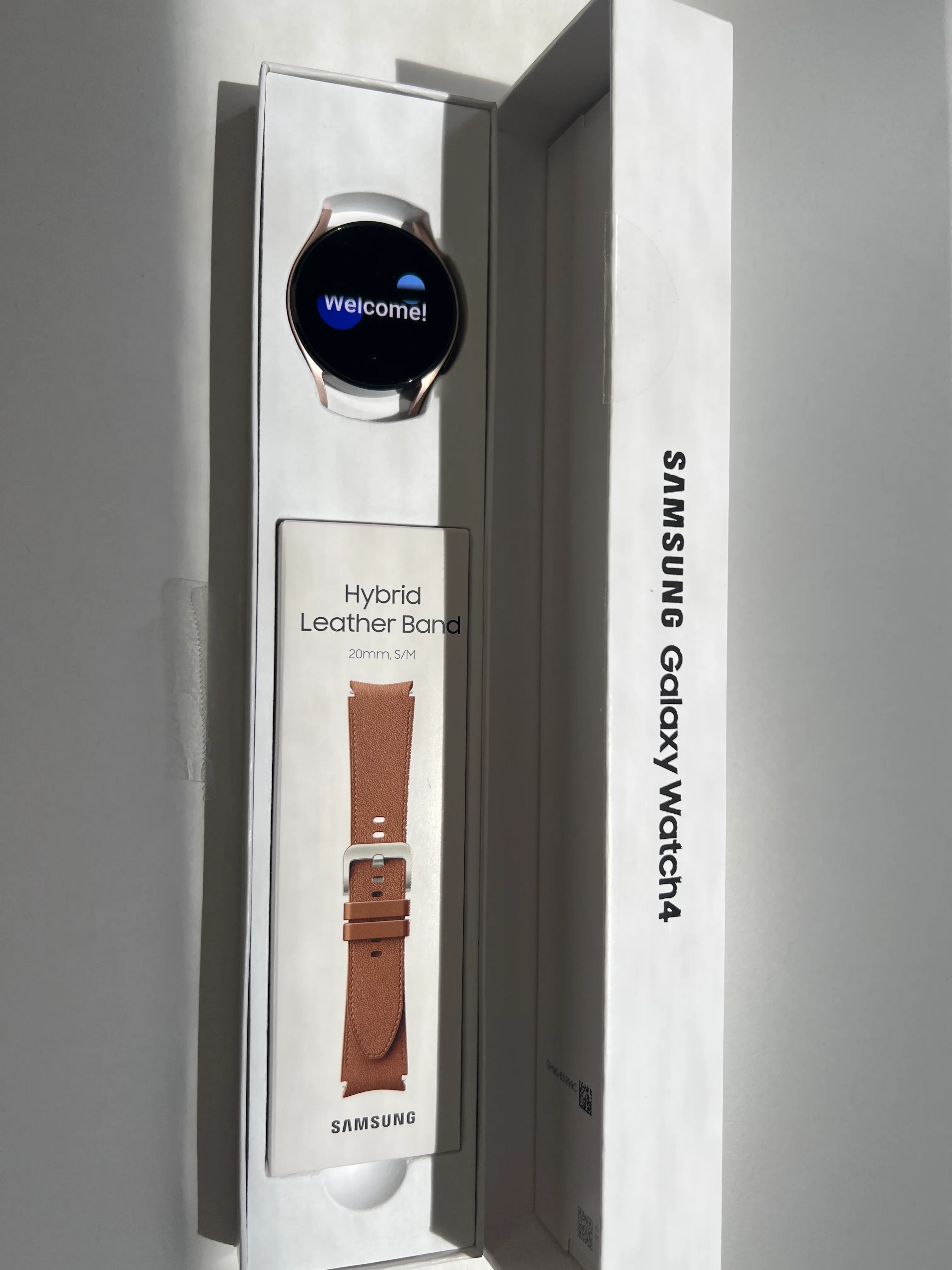 Samsung Galaxy Watch4 media