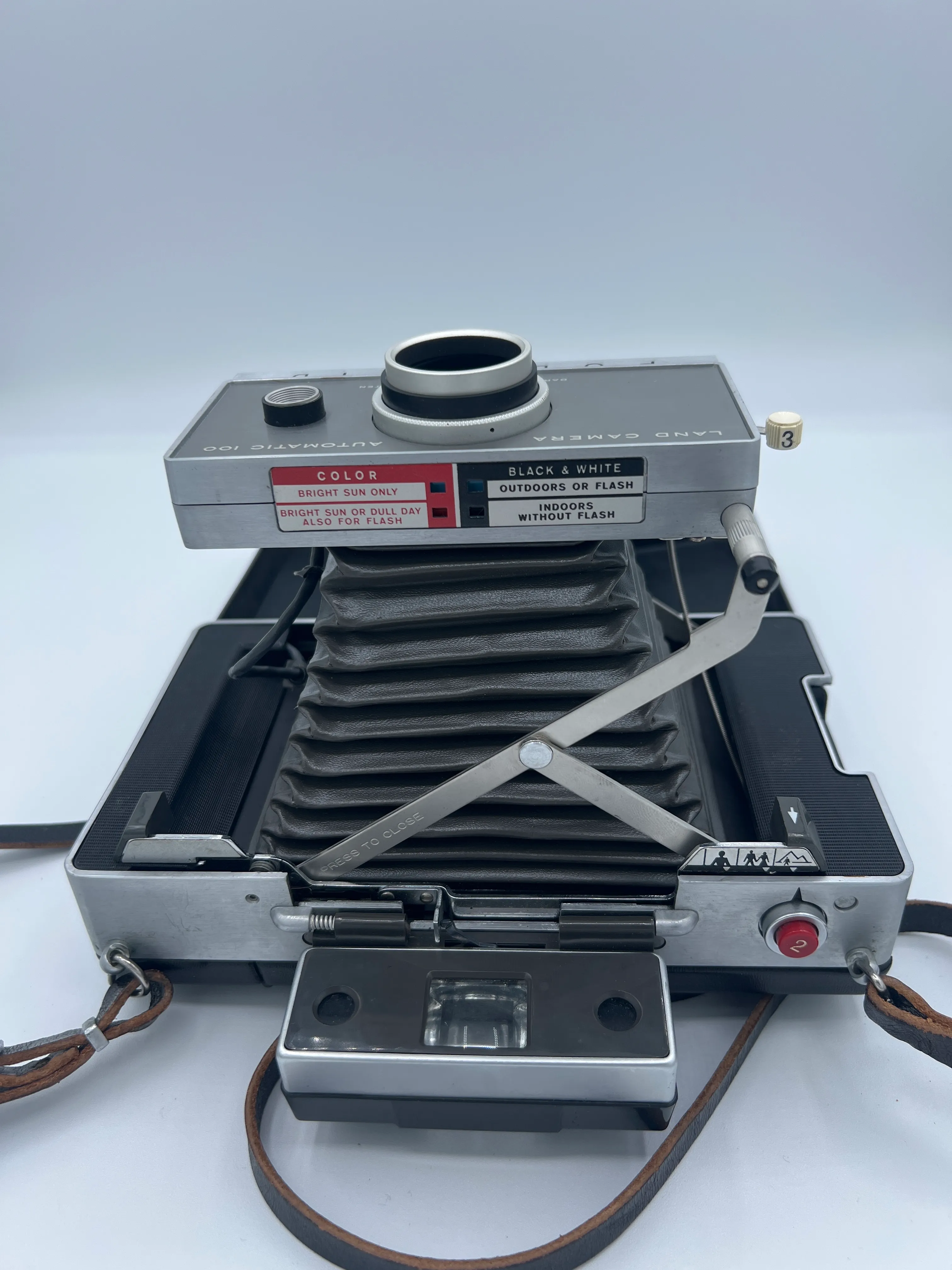 Polaroid Automatic 100 -Vintage media