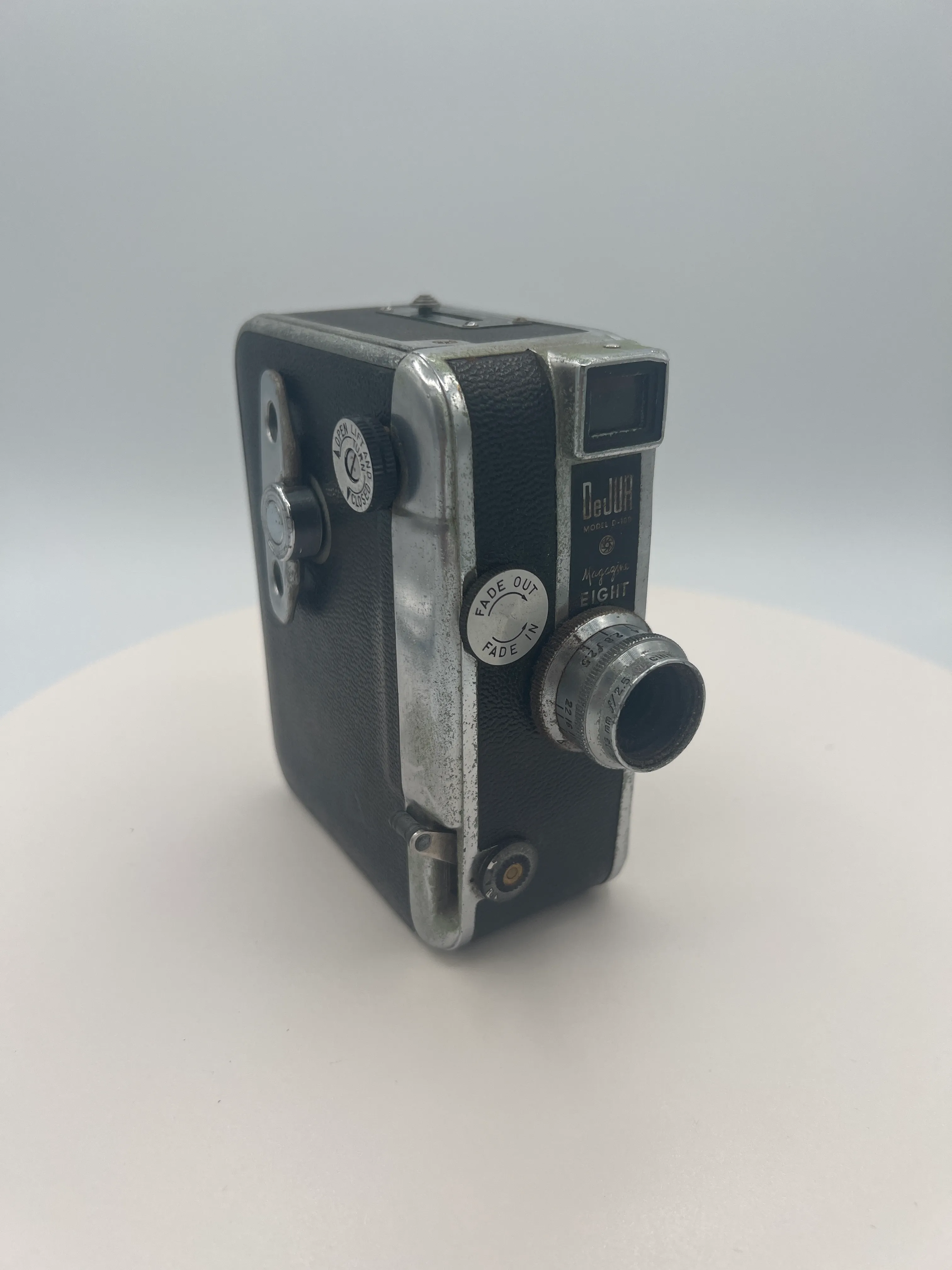 Dejur Model D-100 - Movie Camera media
