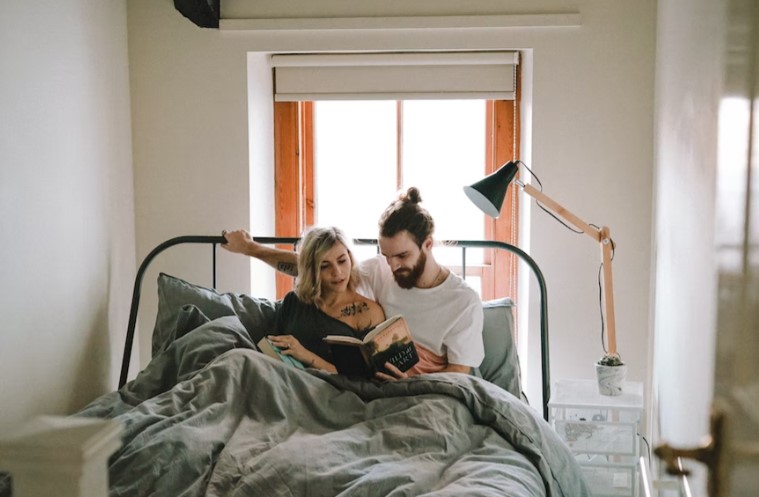 Naughty good morning messages that make his day