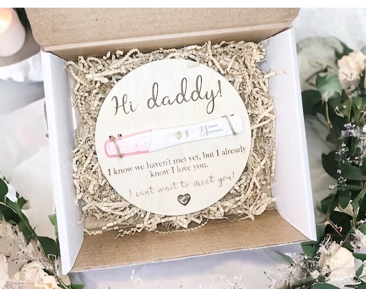 Pregnancy Announcement Gift Box-Dad and Mom Gift-Grandma and