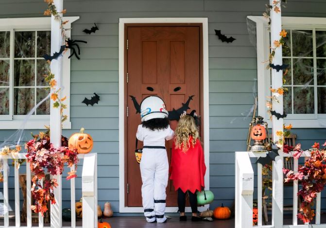 Creative and Unique Halloween Door Decoration Ideas