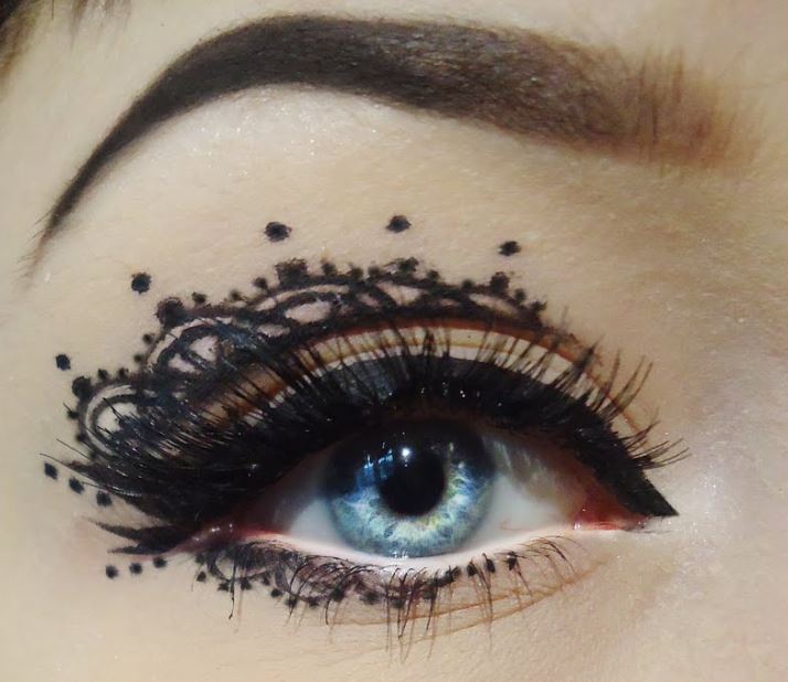 Lace Eyeliner