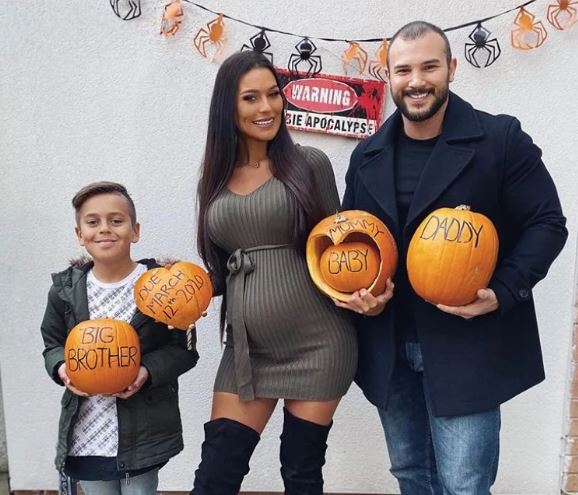 halloween pregnancy announcement