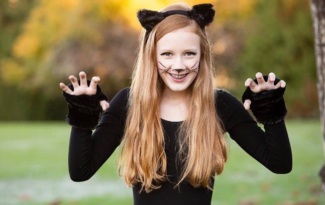 Weave Magic with Spiderweb Halloween Makeup: A Spooky Tutorial