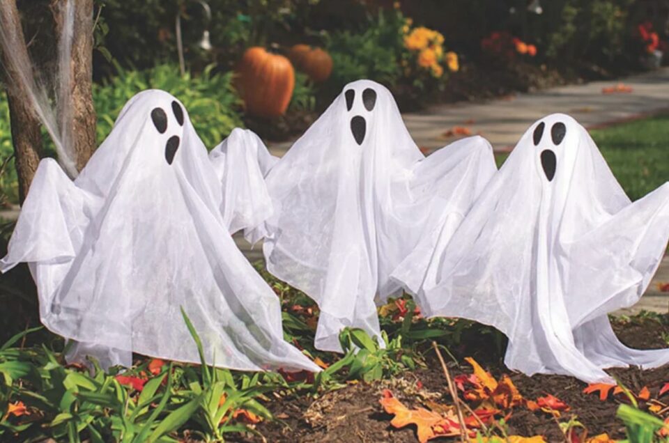 outdoor halloween decoration