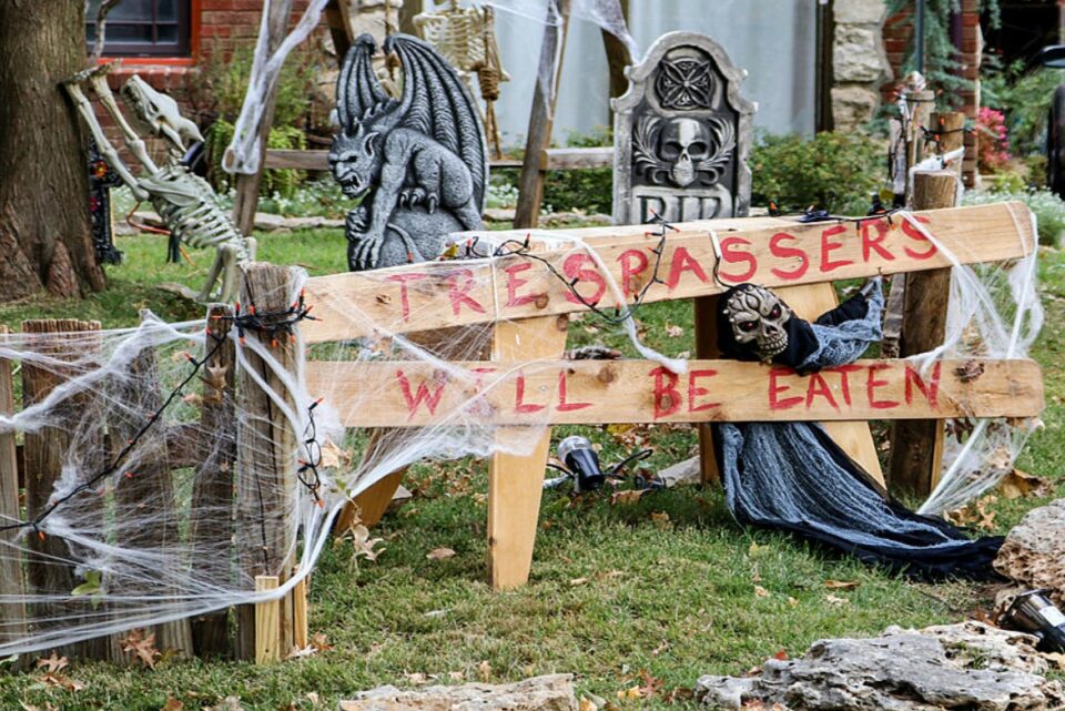 outdoor halloween decoration