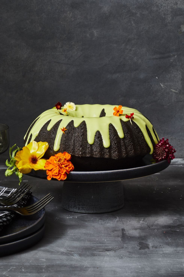 Creepy (yet delicious) coffin cakes: chocolate cake, peanut butter