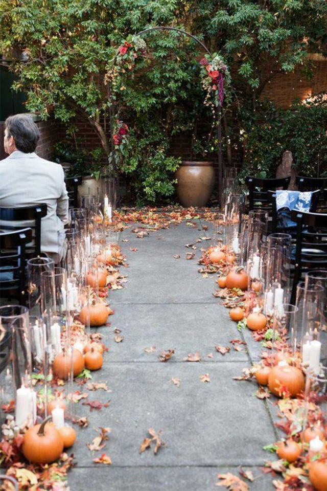 Exceptional Halloween Wedding ideas for Aisles