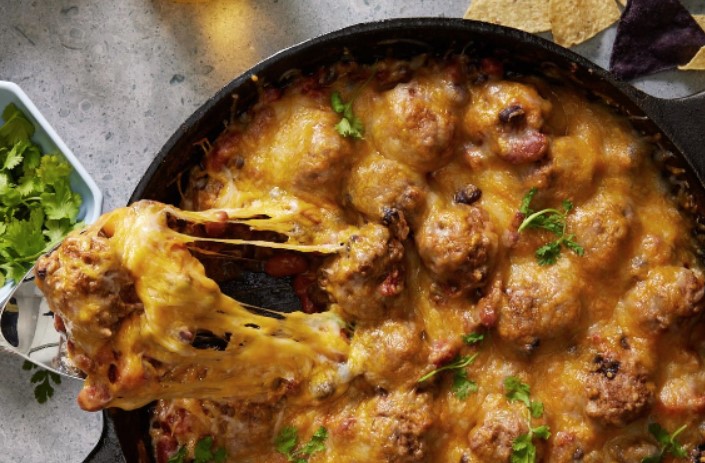 Skillet Chili & Meatballs