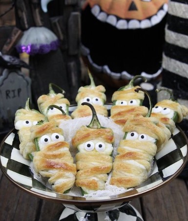 Halloween Jalapeño Popper Mummies