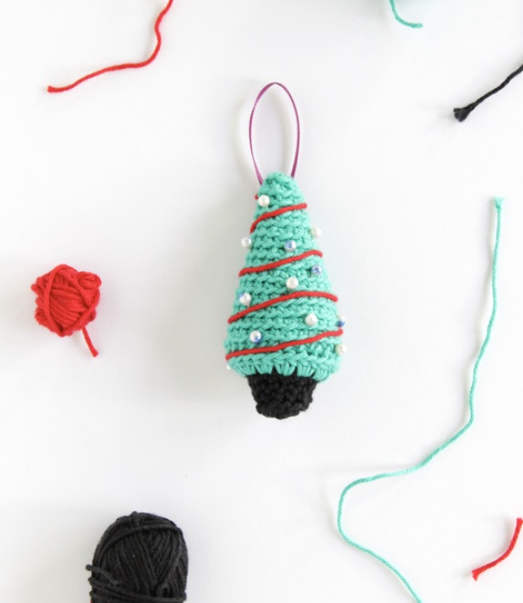 DIY Crochet Christmas Tree Ornament
