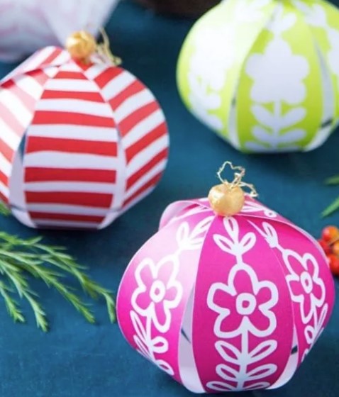 https://storage.googleapis.com/loveable.appspot.com/blog/uploads/2023/08/29090744/Colorful-Paper-Ornaments.jpg