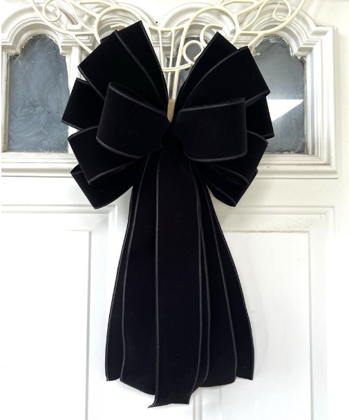 Black velvet Christmas tree bow