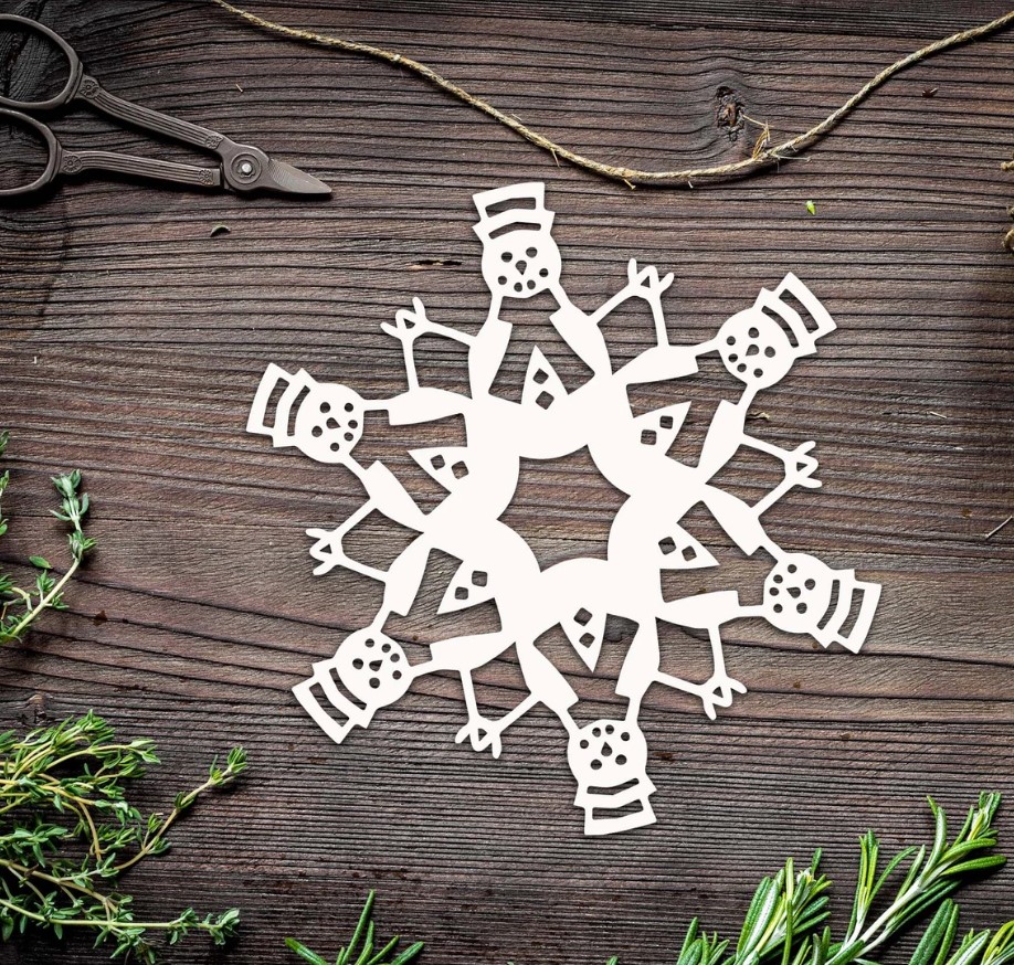 Paper Snowflakes DIY
