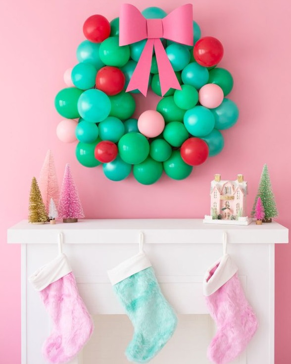 Christmas Balloon Wreath