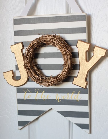 DIY Painted Christmas Sign