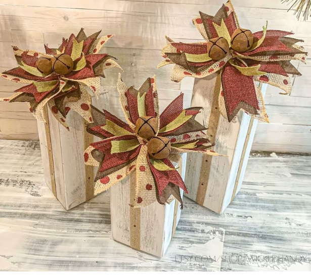 Wood Christmas Present Decor