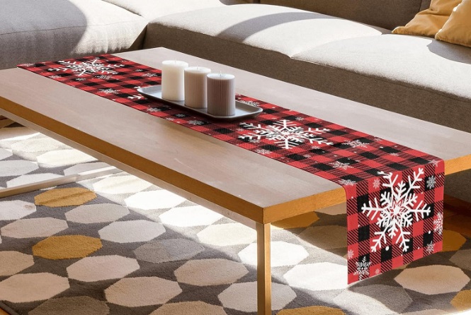 Red Snowflake Retro Home Decor for Coffee Table