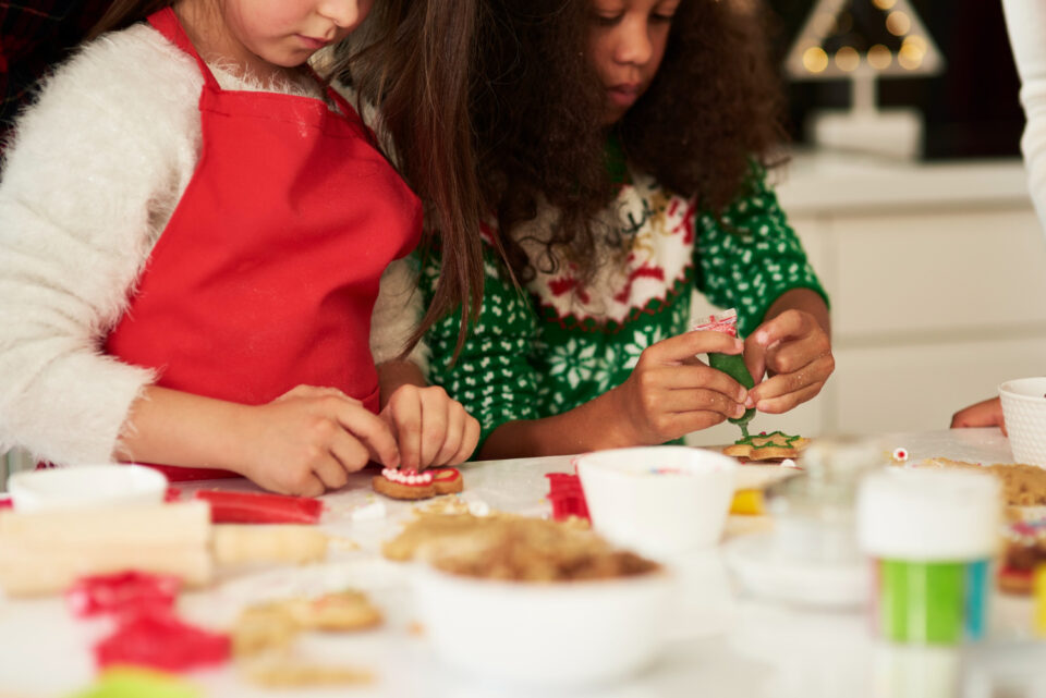 Bake delicious Christmas cookies
