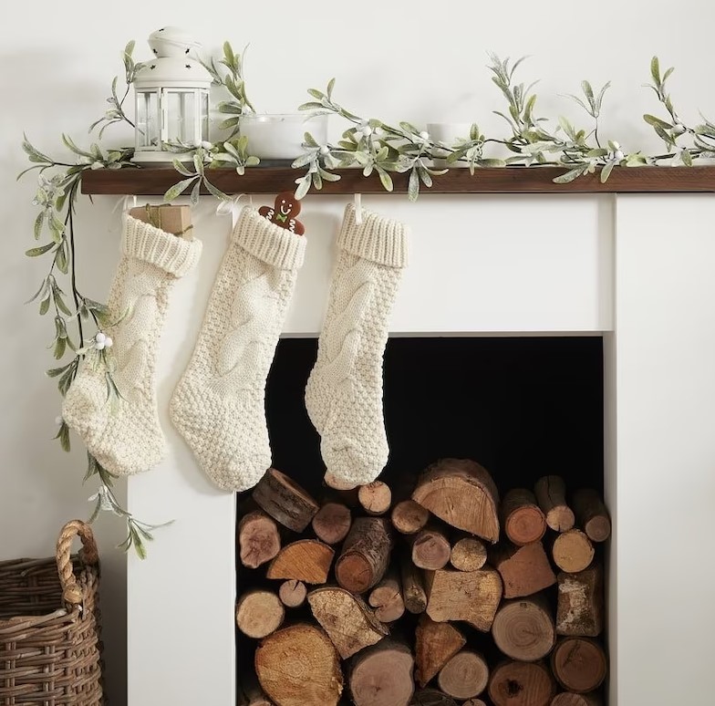 Mistletoe Garland Christmas Fireplace Decor