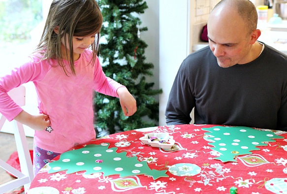 Roll & Match Christmas Tree Game