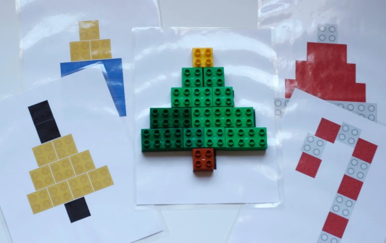 Christmas Pictures Using Duplo Blocks