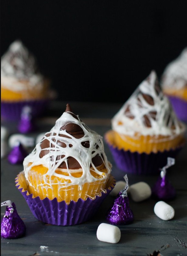 Marshmallow Spiderweb Cupcakes