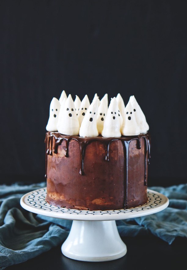 Meringue Ghost Cake Toppers