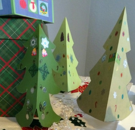 Christmas tree symmetry craft
