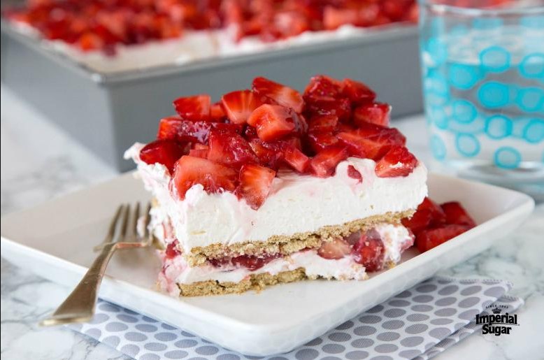 Cherry Cheesecake Lasagna