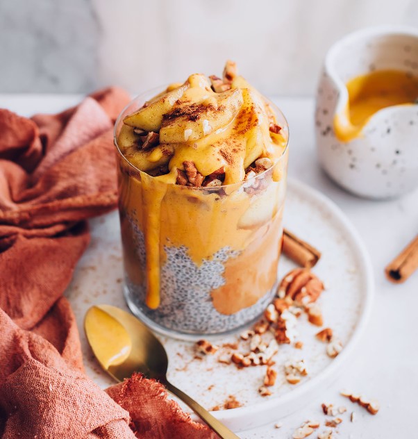 Chia pudding with pumpkin caramel
