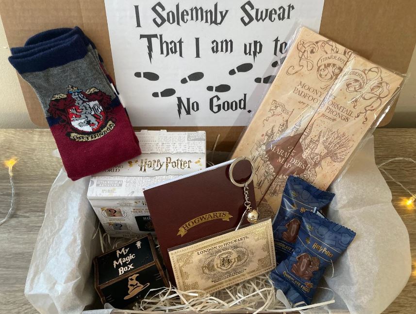 DIY HARRY POTTER GIFT BOX TOUR 