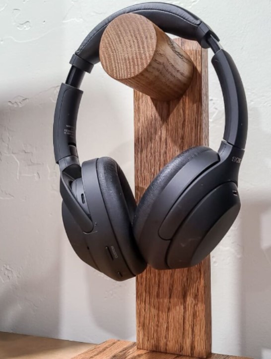 DIY Headphone Stand
