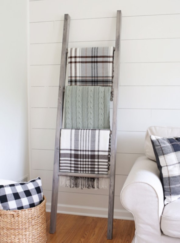 DIY Blanket Ladder