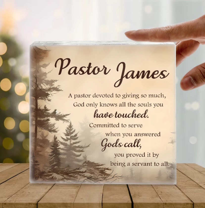 36 Best Gifts for Pastors to Show Them How Thankful You Are – Loveable